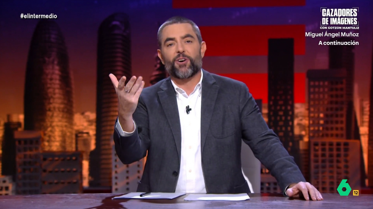 Dani Mateo destapa el motivo de la ausencia de El Gran Wyoming en 'El Intermedio': "El gran objetivo de su vida es no currar y que le aplaudan"