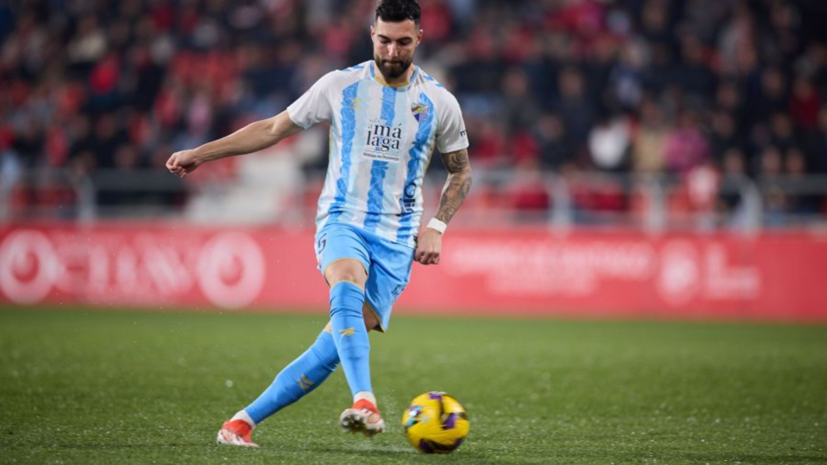Álex Pastor reaparece once meses después