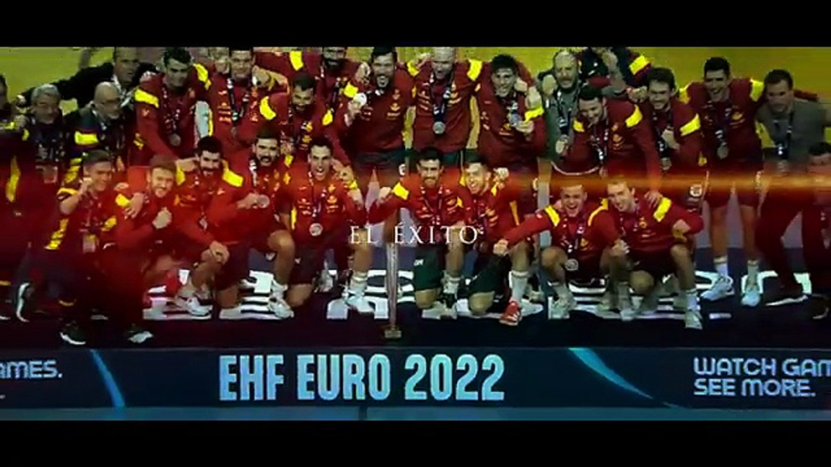 Los  Hispanos  siguen los pasos de James Bond y  Juego de Tronos 