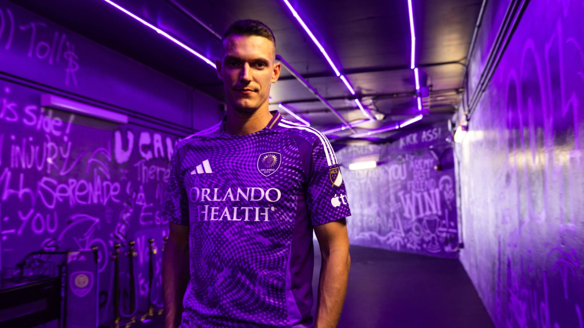 Adrián Marín: “Freeman tiene todo para ser un lateral de máximo nivel en la élite mundial”