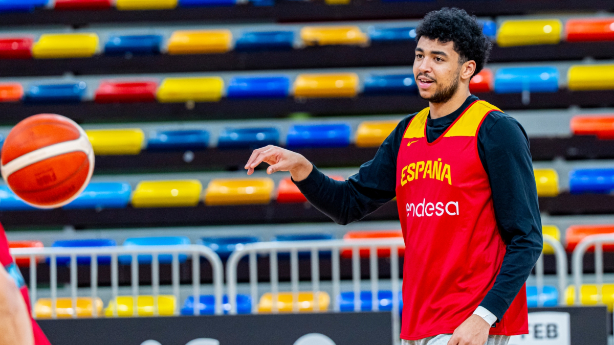 Izan Almansa y su desencuentro con la Liga U: "Ojalá haberla tenido cuando tenía 16 o 17 años