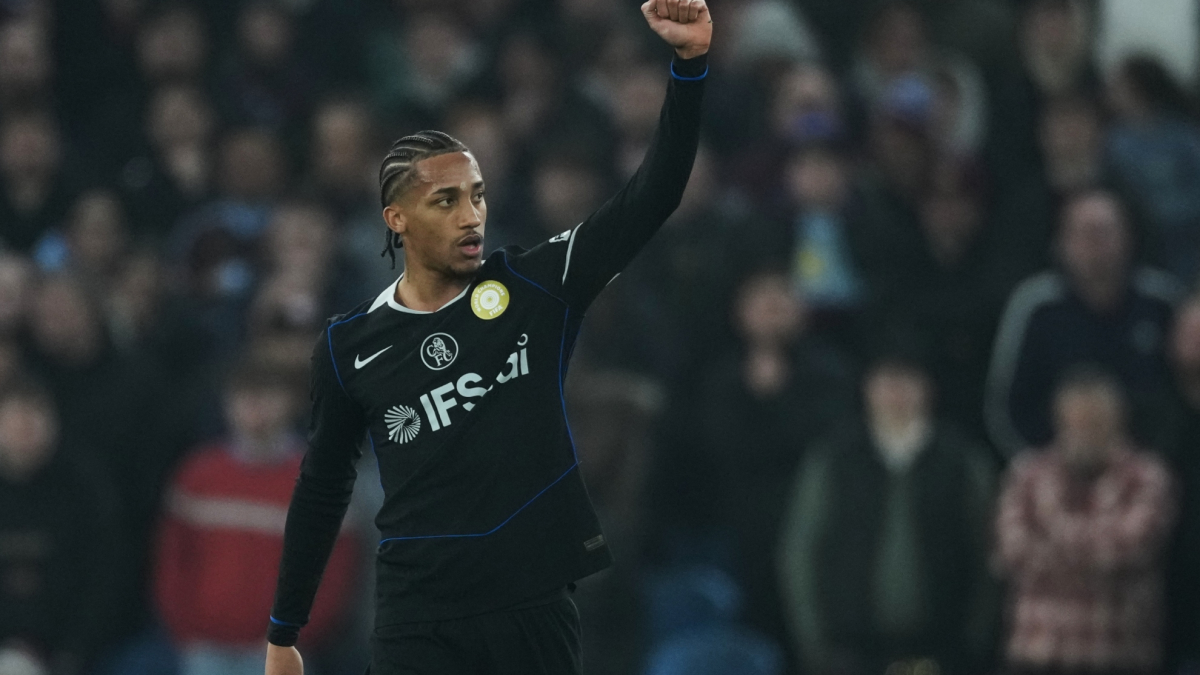 Joao Pedro castiga a un Aston Villa a la deriva