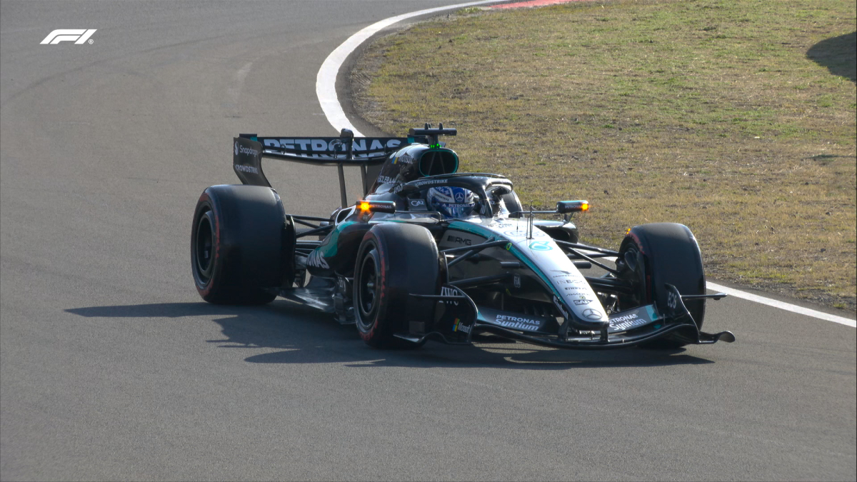 Russell se queda sin cambio, pero vuelve de forma milagrosa para ser segundo