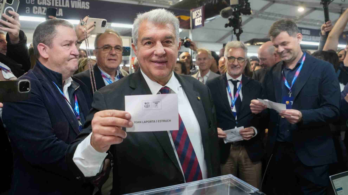 Joan Laporta: "Chúng ta sẽ trở lại bằng cửa lớn