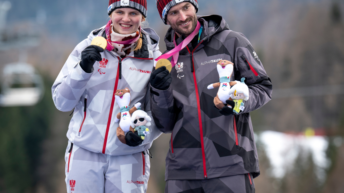 Los hermanos de oro Aigner: nueve medallas en Cortina y unos padres que no saben esquiar