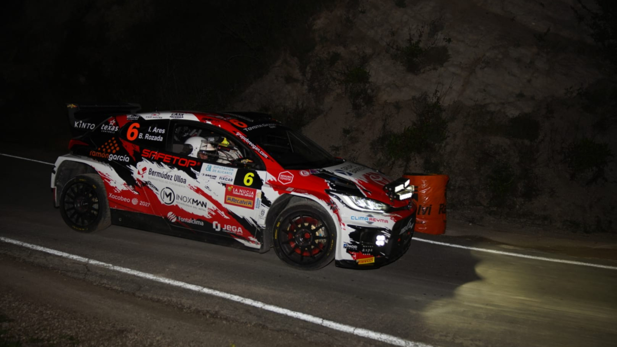 Iván Ares encabeza una lucha muy reñida en el Rally de La Nucía