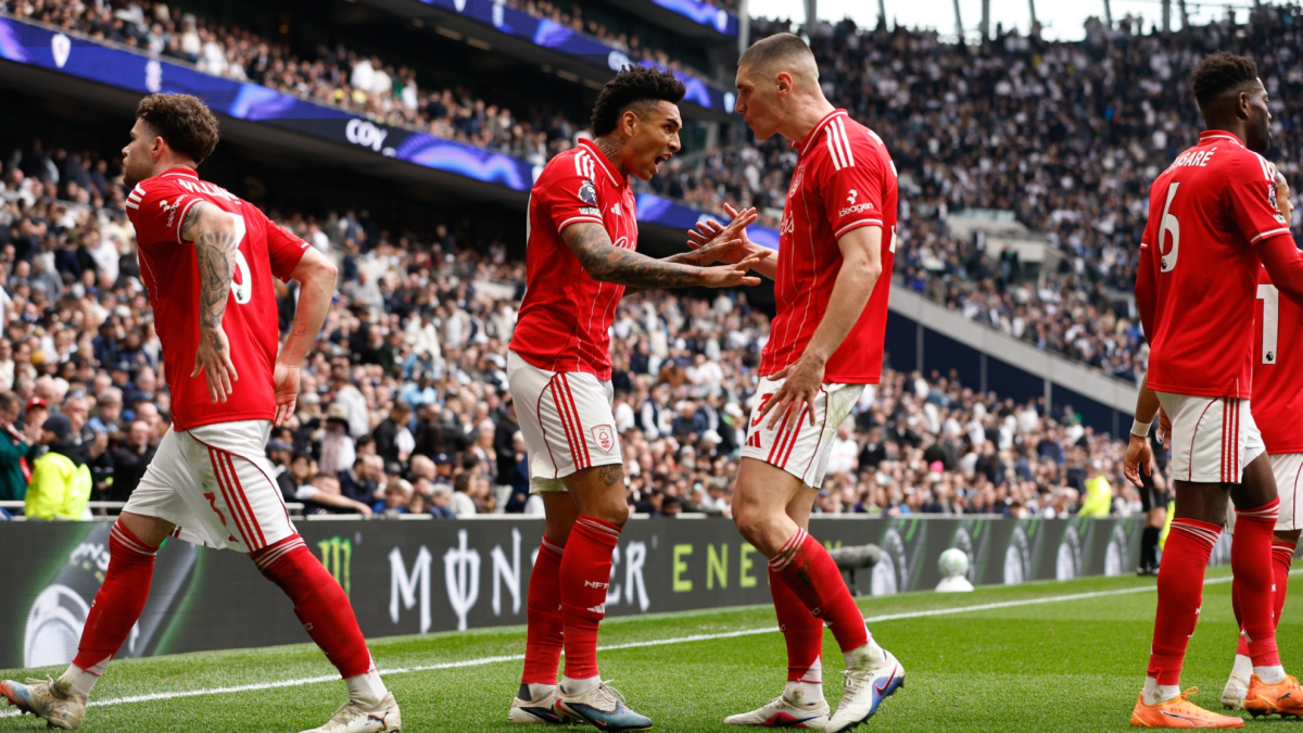 Forest vùi dập Tottenham, "Gà trống" tiếp tục chìm sâu