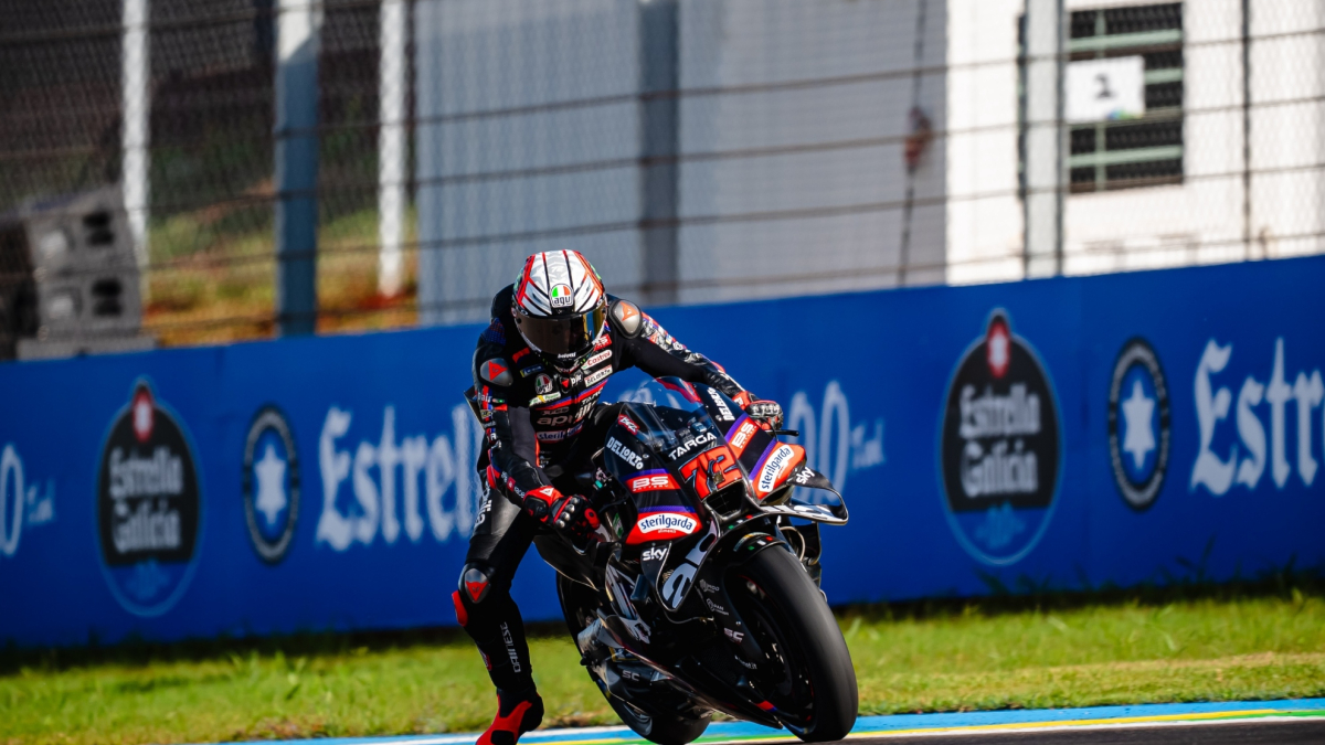 Bezzecchi lidera un doblete de Aprilia con Marc Márquez sin podio