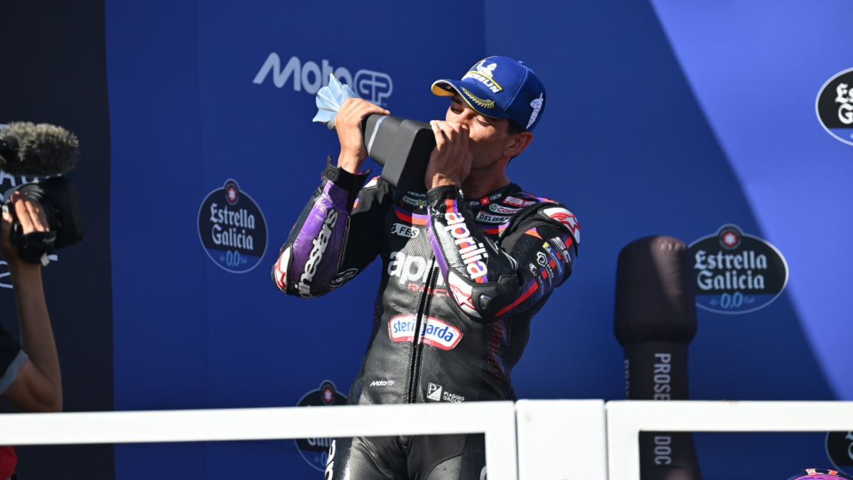 Jorge Martín: "Me estoy leyendo la Biblia, no sé si eso me hace ir tan bien"