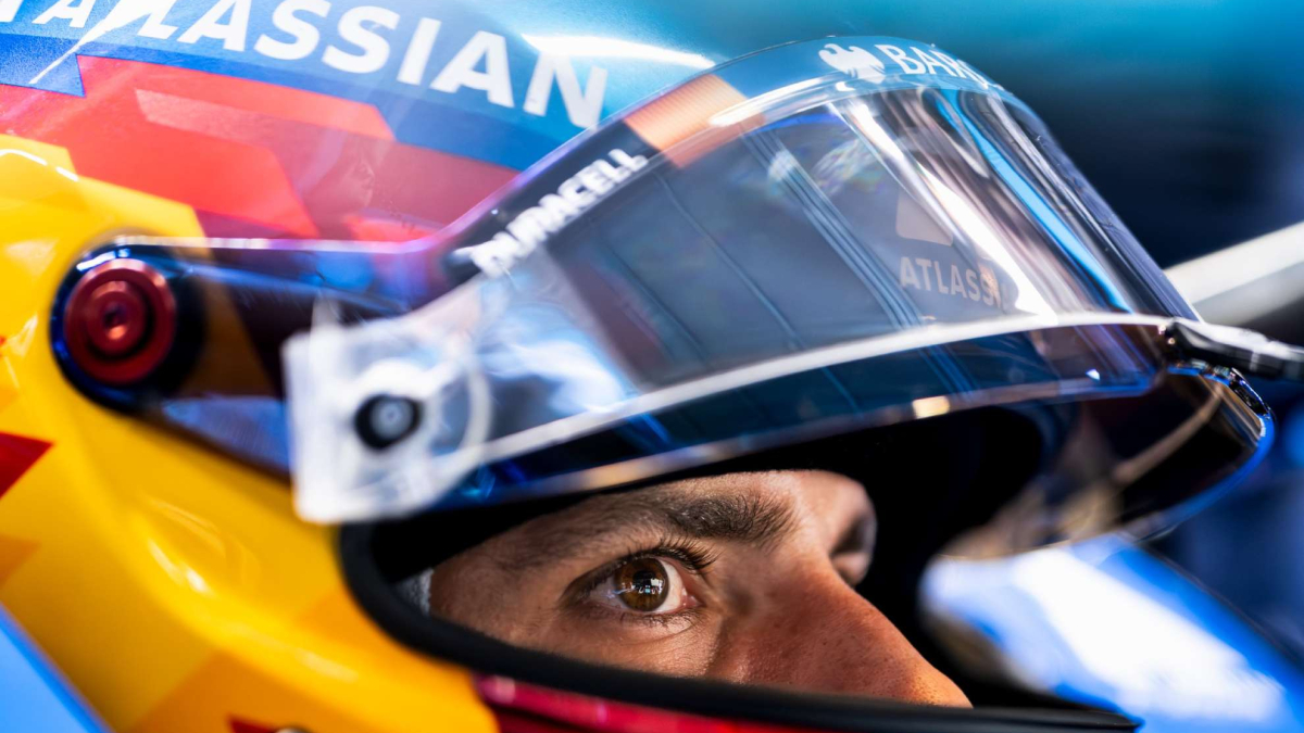 Sainz, ante otro duelo con Colapinto: "Al menos hay que dar las gracias por correr con un F1 en Suzuka"