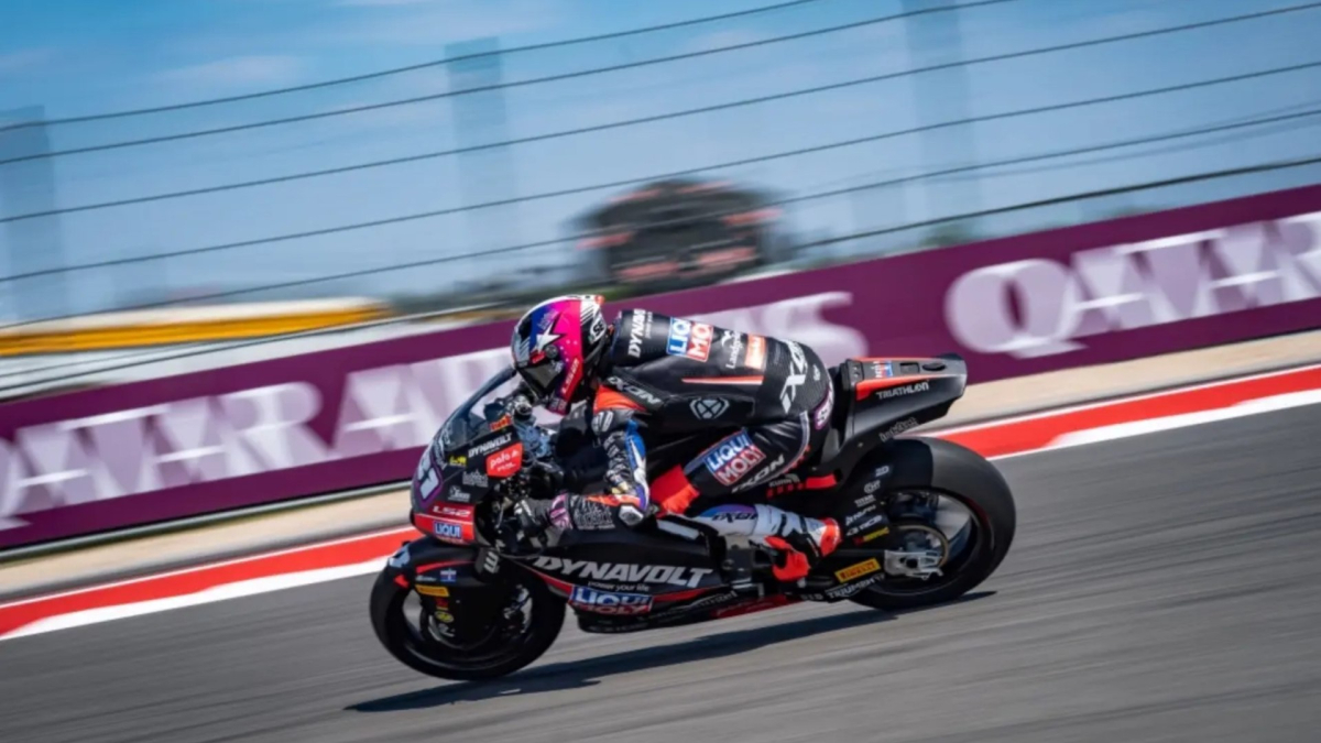 El terrible parte de lesiones de Piqueras tras el accidente múltiple de Moto2 en Austin