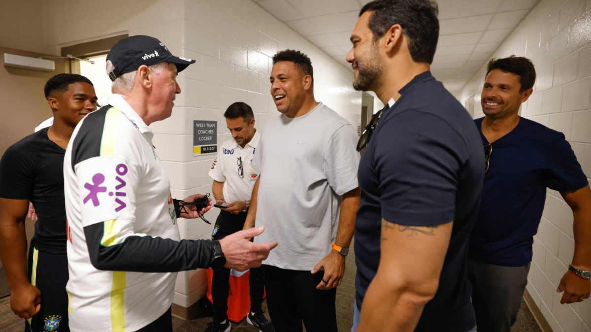 Ronaldo: "Chúng ta có một huấn luyện viên ấn tượng..."