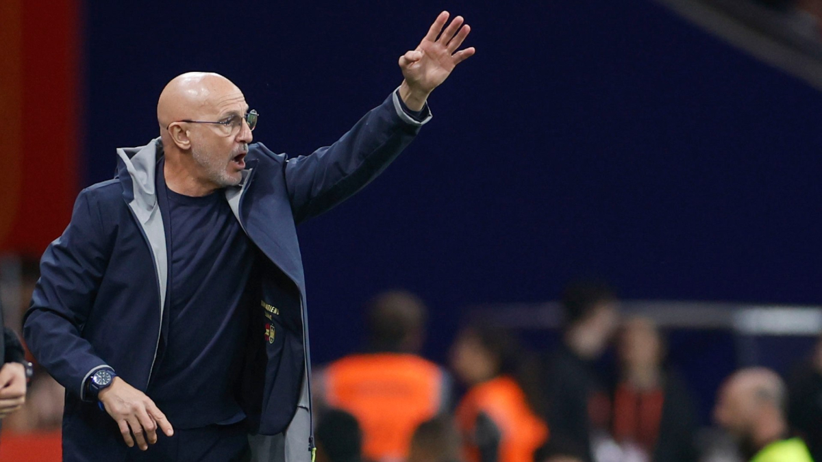 De la Fuente: "Un rechazo absoluto. Los violentos no están en el fútbol, se aprovechan del fútbol"