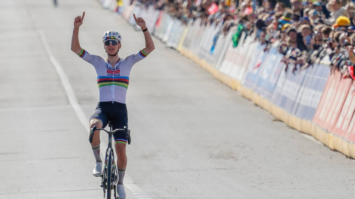 El récord monumental es posible: con su tercer éxito en Flandes, Pogacar acelera en la carrera hacia Merckx