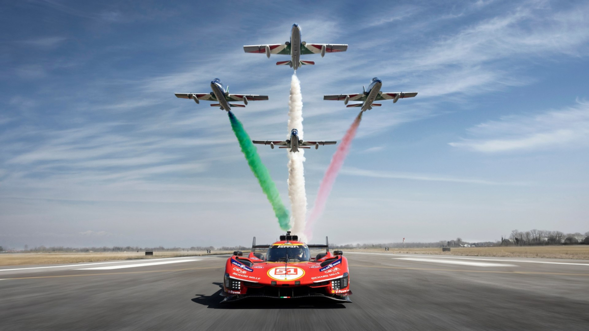 Forza Italia: el Ferrari 499P se encuentra con la Frecce Tricolori