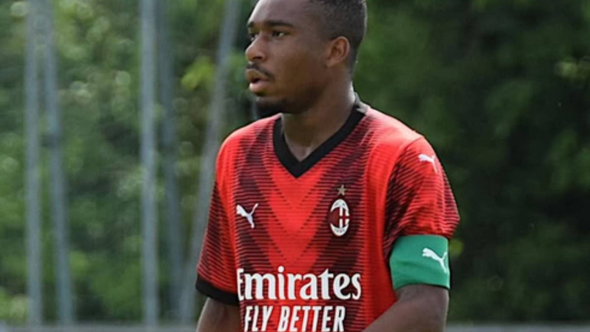 Con trai Seedorf ra mắt chuyên nghiệp trong màu áo đội trẻ AC Milan