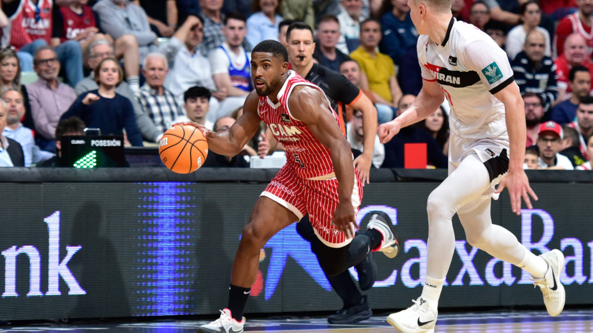 De Julius, a la altura de Drazen Petrovic y 'La Bomba' Navarro