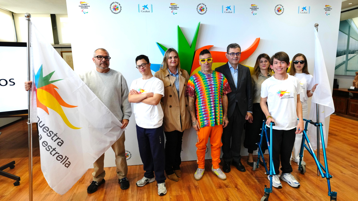 Okuda da color al futuro paralímpico a través de 'Nuestra Próxima Estrella’ del CPE y CaixaBank