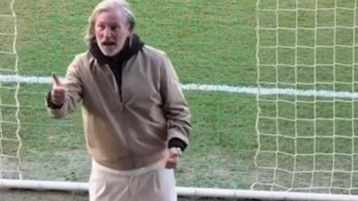 Insólito: un conocido entrenador pide a su afición que insulte a sus jugadores... por un motivo