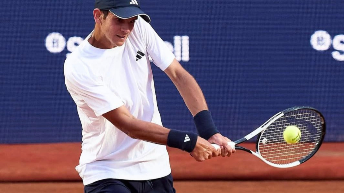 A qué hora juega Jódar contra Norrie: horario y dónde ver hoy en TV el partido de cuartos del Conde de Godó