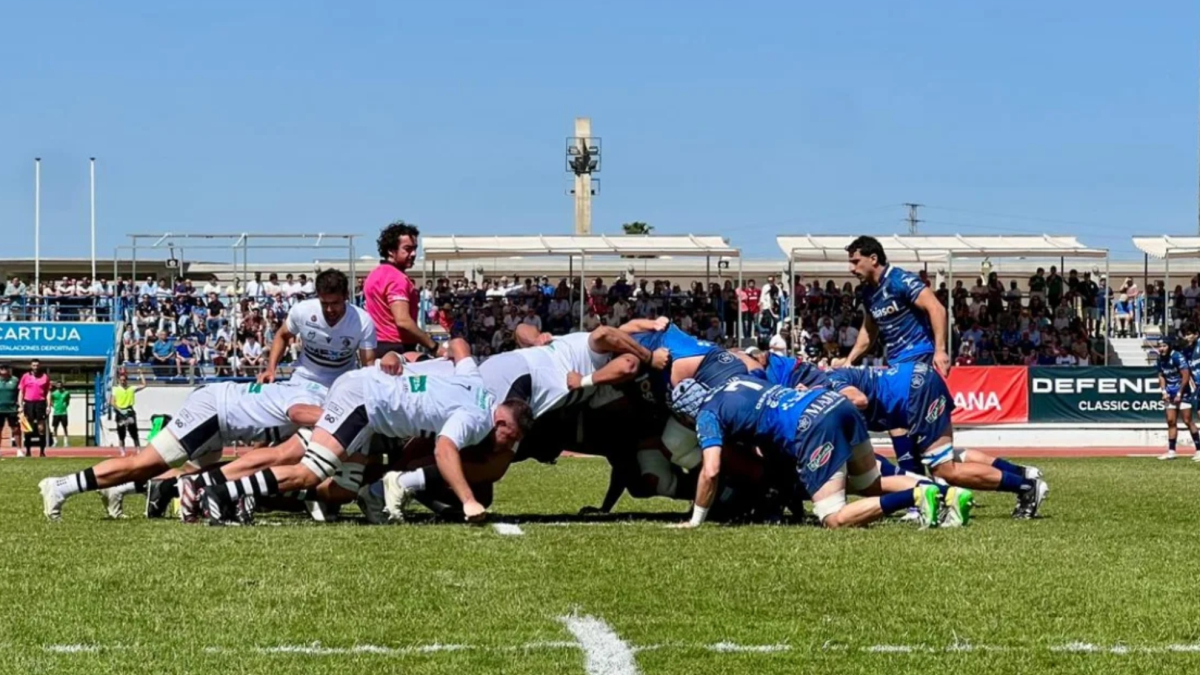 El Salvador se salva del descenso y se mete en los playoff por el título