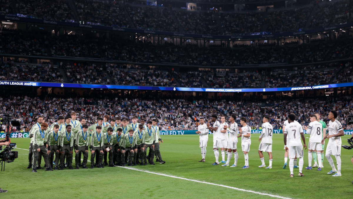 El Bernabéu homenajea a lo grande a los campeones de la Youth
