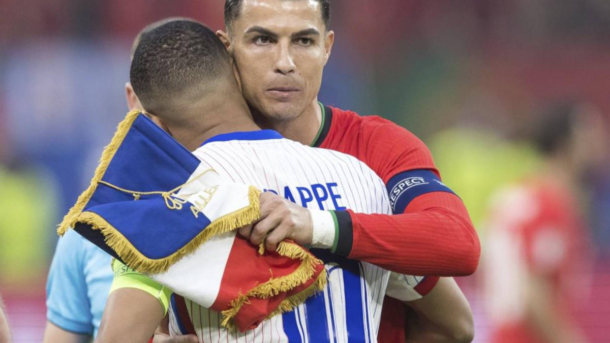 Mbappé encuentra consuelo en Cristiano