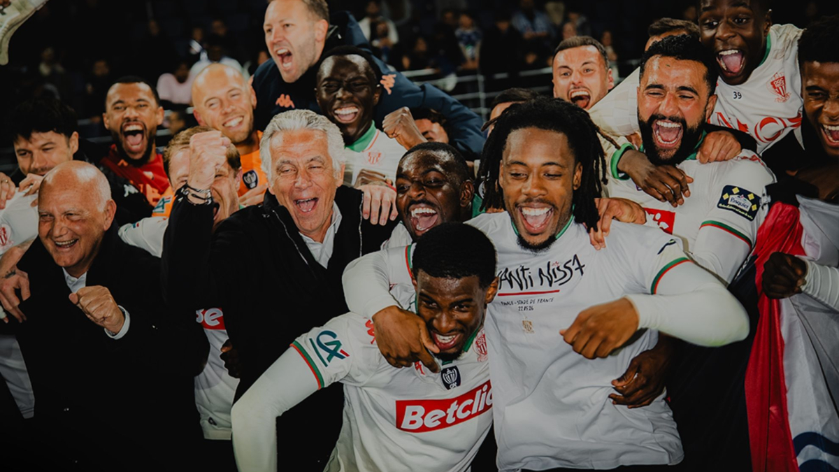 El Niza encuentra un atisbo de calma en mitad de la tormenta: "No me importan las comparaciones"