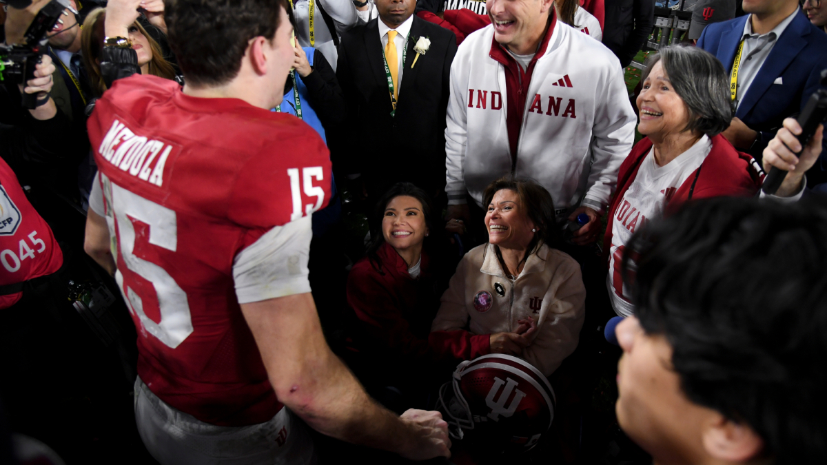 La inspiradora historia detrás del número 1 del draft: la silenciosa lucha de su madre con esclerosis múltiple