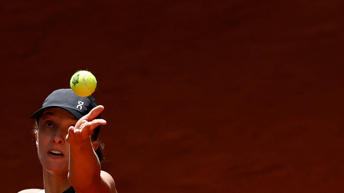Iga Swiatek se retira de Madrid ante Li a un mes de Roland Garros