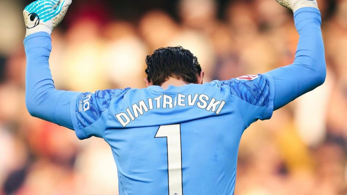 Dimitrievski gia nhập Valencia, tăng cường vị trí thủ môn