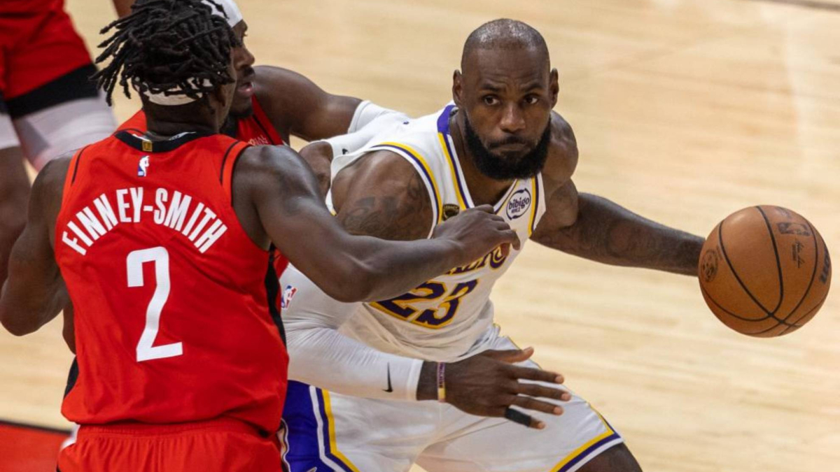 Lakers bỏ lỡ cơ hội, LeBron có đêm thi đấu đáng quên