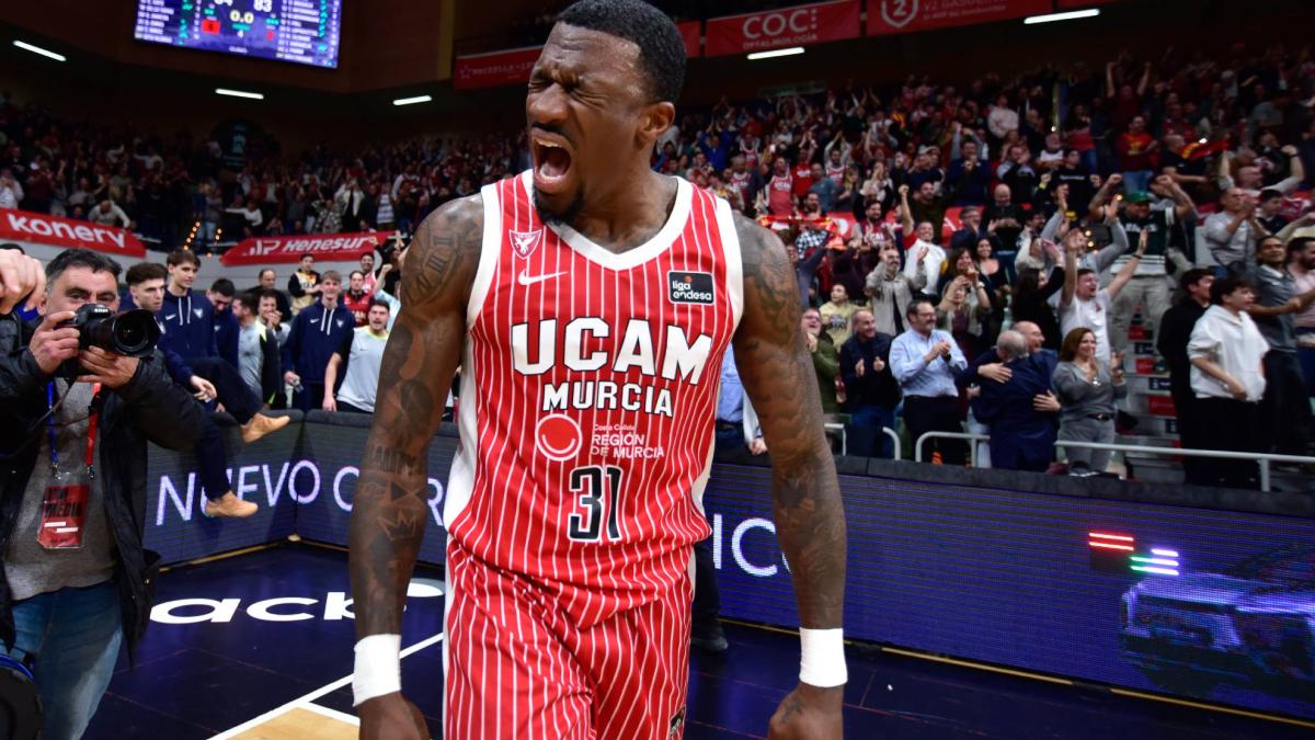 Dylan Ennis y el UCAM Murcia continuarán unidos, al menos, un año más