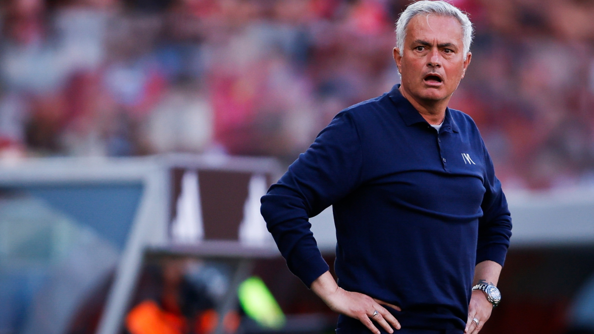 Giữa tin đồn, Mourinho bất ngờ tái xuất tại Ý