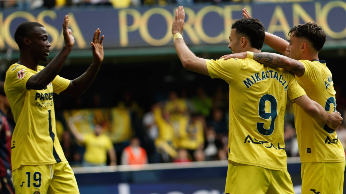 Villarreal golea al Levante y roza la Champions