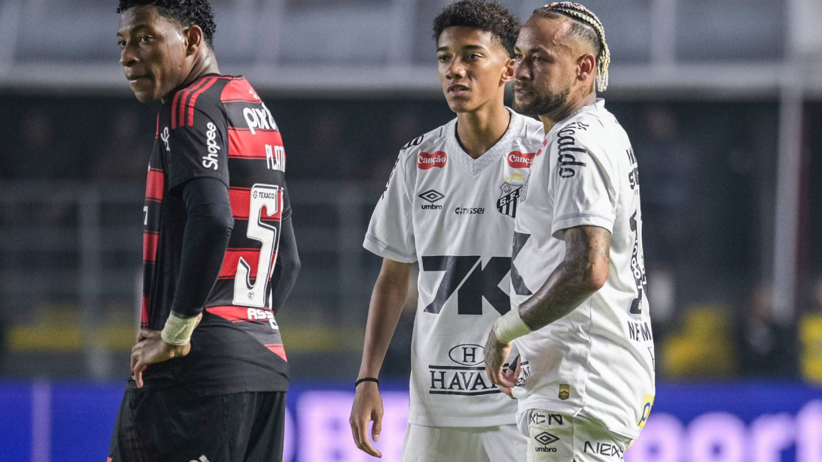 Neymar se pelea con el hijo de Robinho por regatearle en el entrenamiento: entradón y bofetada