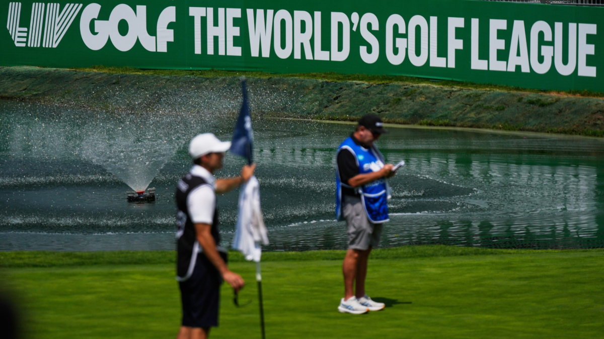 LIV Golf có bước tiến mới để tồn tại