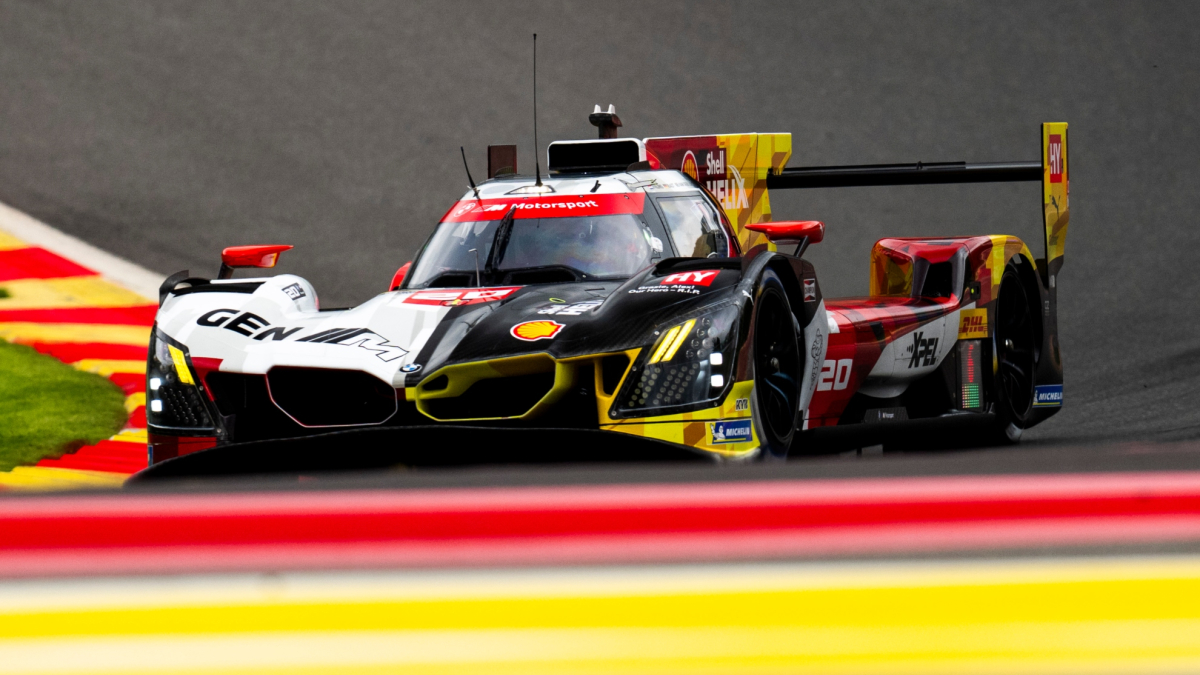 BMW hace un doblete histórico y Molina sube al podio en un Spa estresante