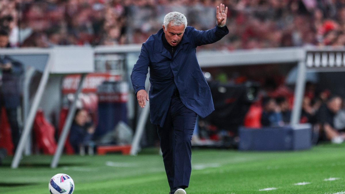 Mourinho: "A partir del lunes ya podré hablar de mi futuro
