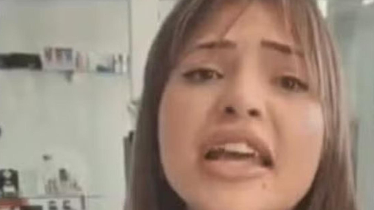 Una joven apuñala a su peluquero por un corte de flequillo que no le gustó