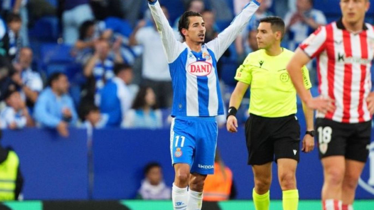 El Espanyol revive en una noche mágica