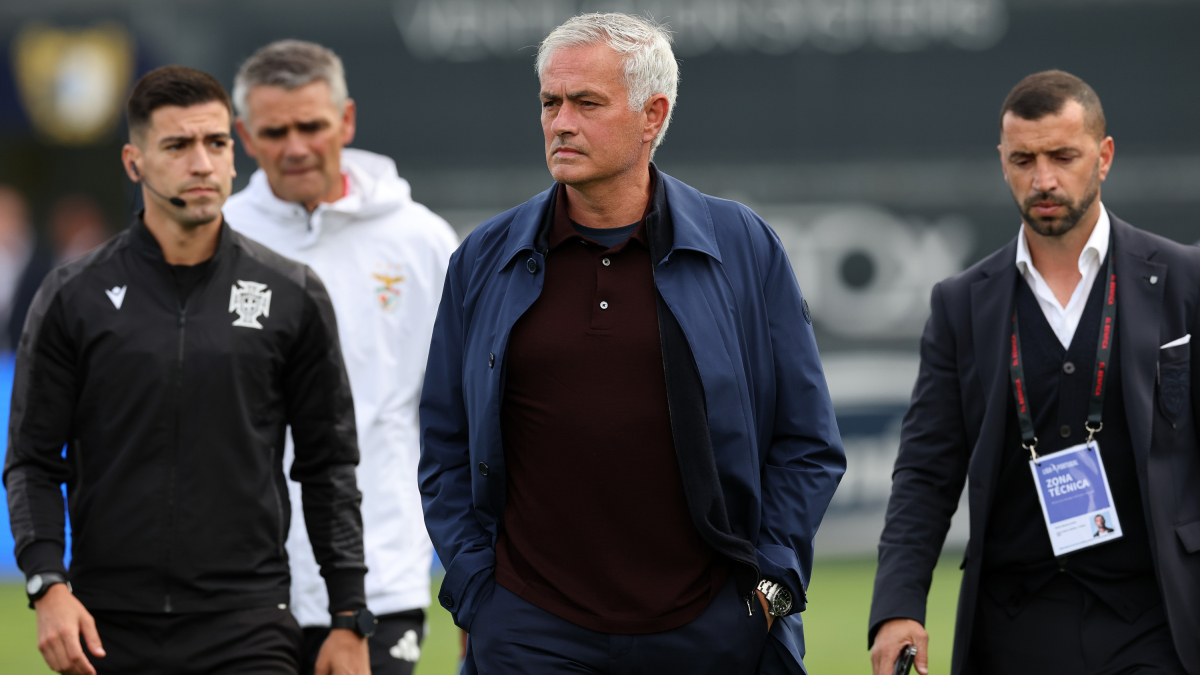 Mourinho aplaza su futuro: "El miércoles llegó la oferta del Benfica, pero dije que ahora no