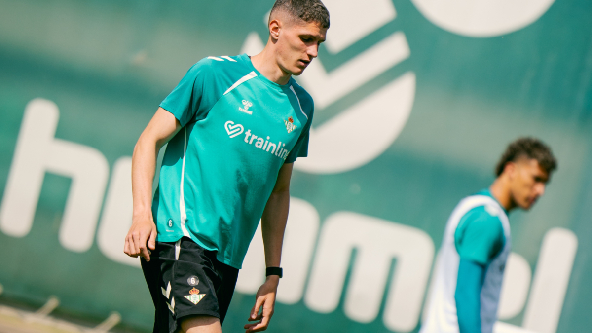 Negociaciones por Deossa y Altimira marcan el mercado del Betis
