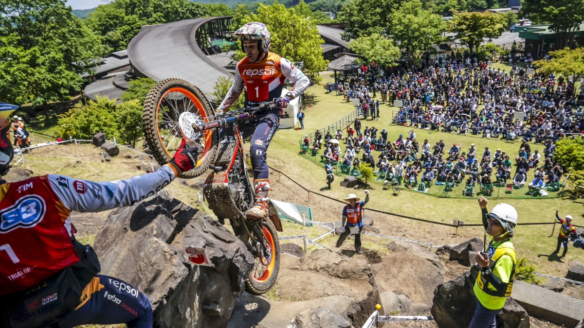 Toni Bou comienza con un pleno en Japón su camino al título 40