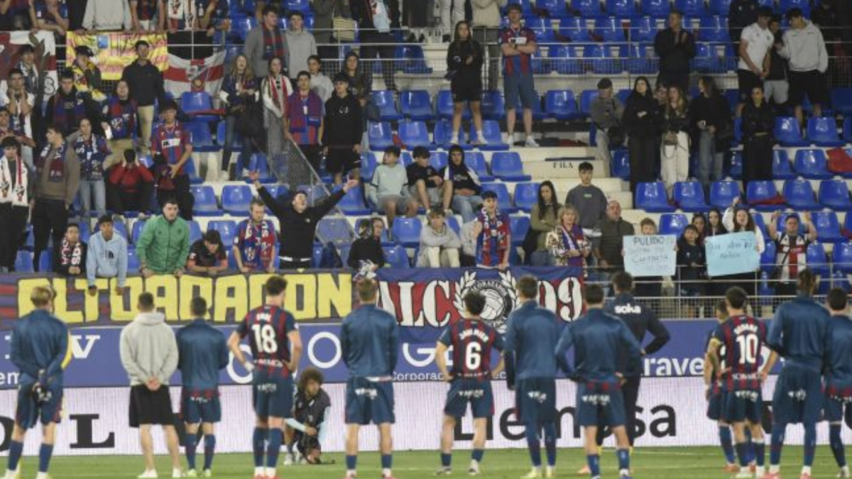 El Huesca, de la ilusión a una pesadilla en forma de descenso