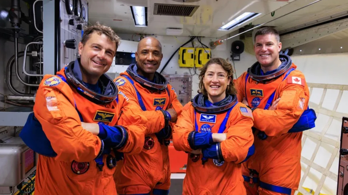 Un hombre desata la polémica al acusar de mentir a los astronautas de Artemis: "Dejen de actuar