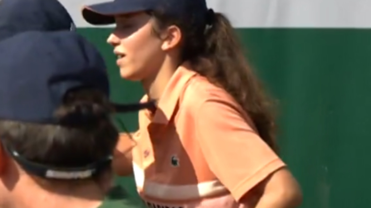 Una recogepelotas tiene que abandonar el partido entre Buse y Rublev con un golpe de calor