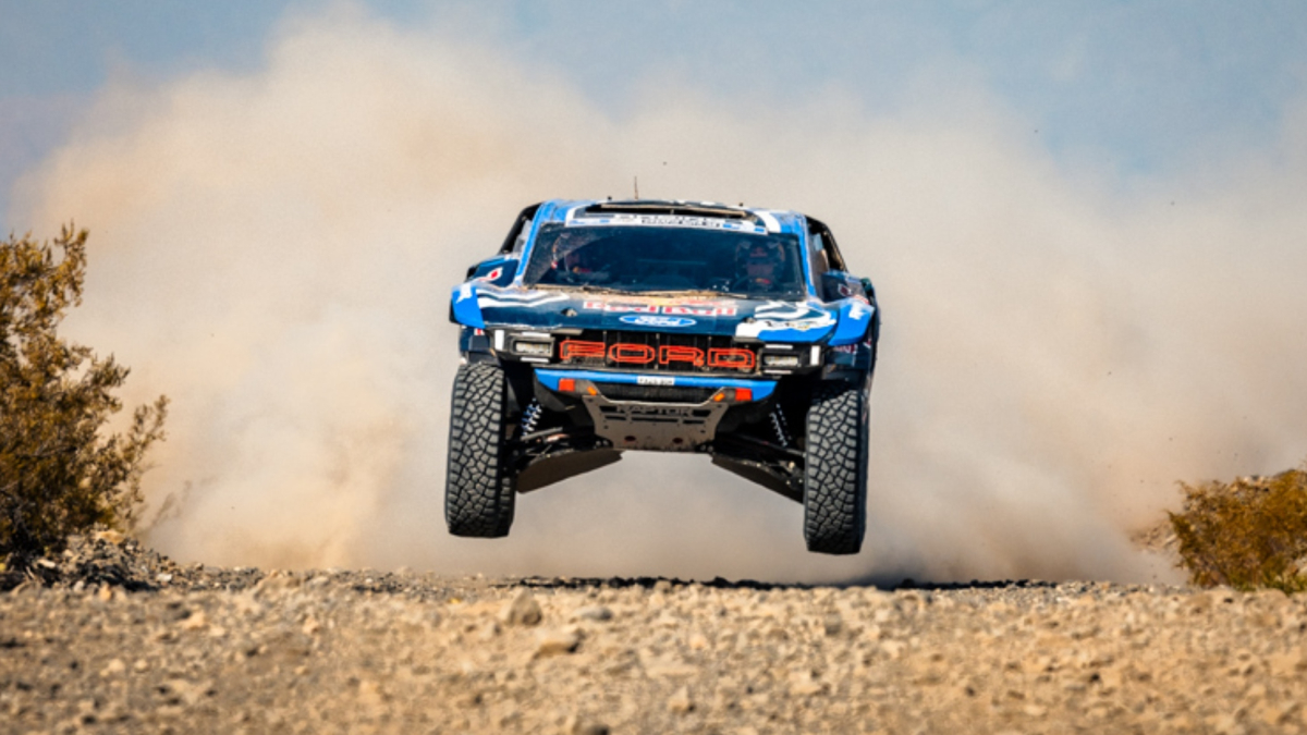 El Ford de Sainz vuelve a correr: tercero junto a Oliveras en el estreno del Desafío Ruta 40