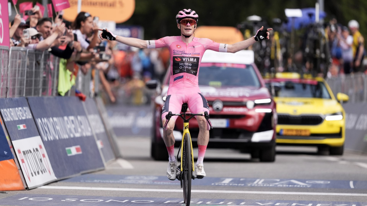 Vingegaard se pasea en el Giro: cierra el póker y divisa la marca de Pogacar