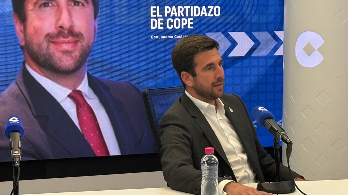 Enrique Riquelme da pistas sobre sus fichajes: un jugador español que irá al Mundial y un entrenador con equipo